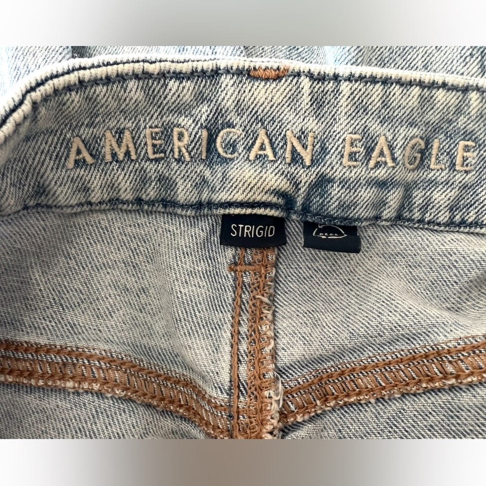 American Eagle Outfitters Light Blue Ripped Straight Leg Jeans - Picture 12 of 14